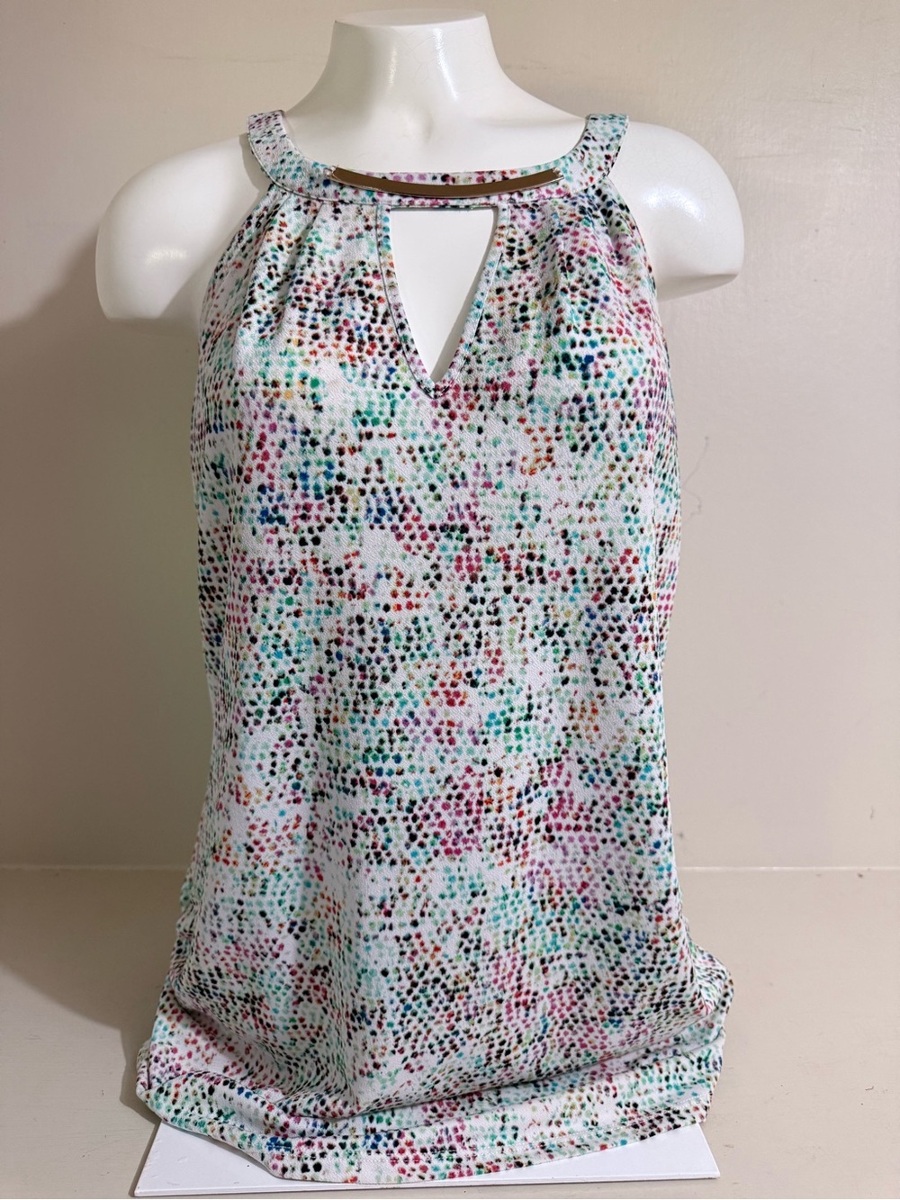 Essentials by Milano White Multi-Color Keyhole w/gold fashion Halter Camisole